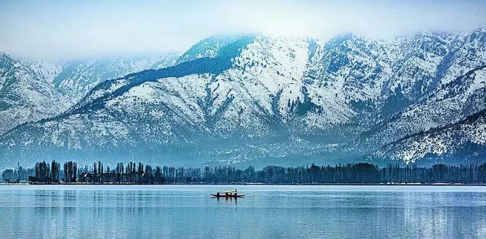Read more about the article J&K headed for winter of discontent? It will depend on Lt Guv’s playbook