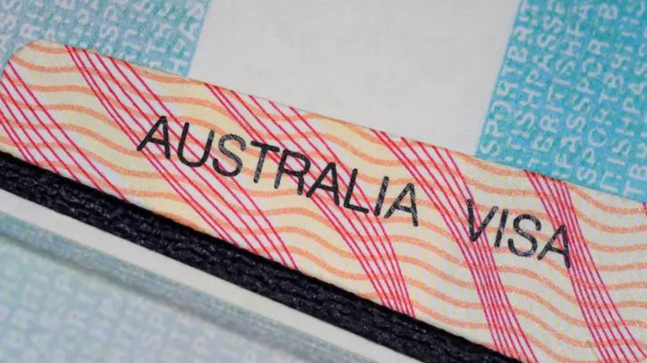You are currently viewing Austrailia offers work & holiday visa for Indians under 30