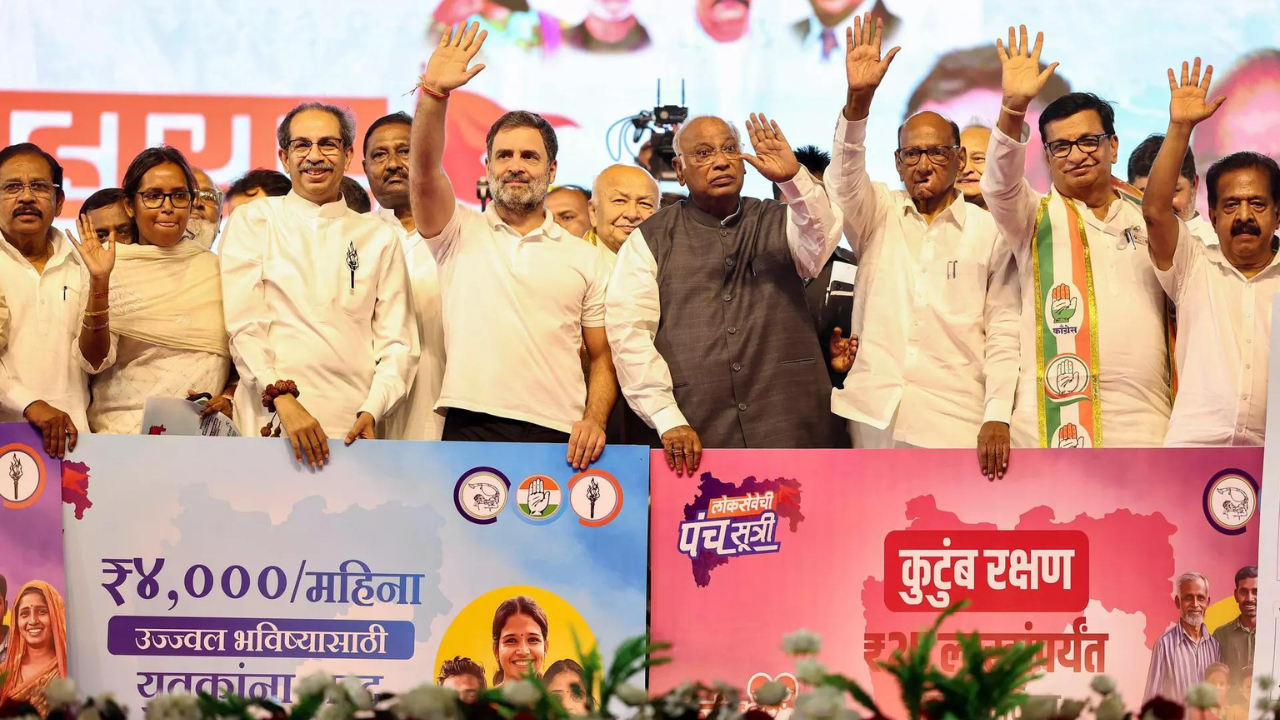 You are currently viewing Song penned by Savarkar sung at Maha Vikas Aghadi poll rally in Mumbai
