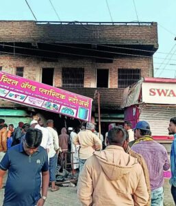 Read more about the article 3 killed in bid to douse shop fire