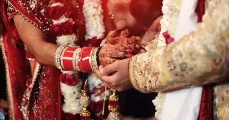 You are currently viewing Cop demands Rs 30 lakh dowry, bride walks out of wedding