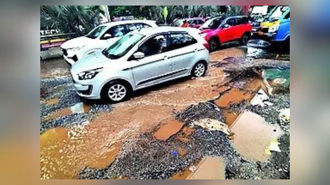 You are currently viewing Cash-starved civic bodies struggle to take up public works; generate only 32% revenue from own sources: CAG