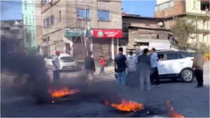 Read more about the article Manipur violence: Curfew re-imposed, internet suspended after protesters storm houses of ministers and MLAs