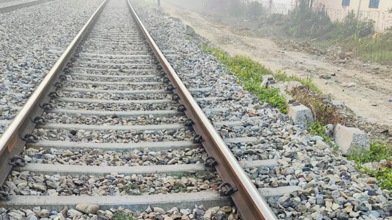You are currently viewing Reel-makers threatening rail safety face FIRs now