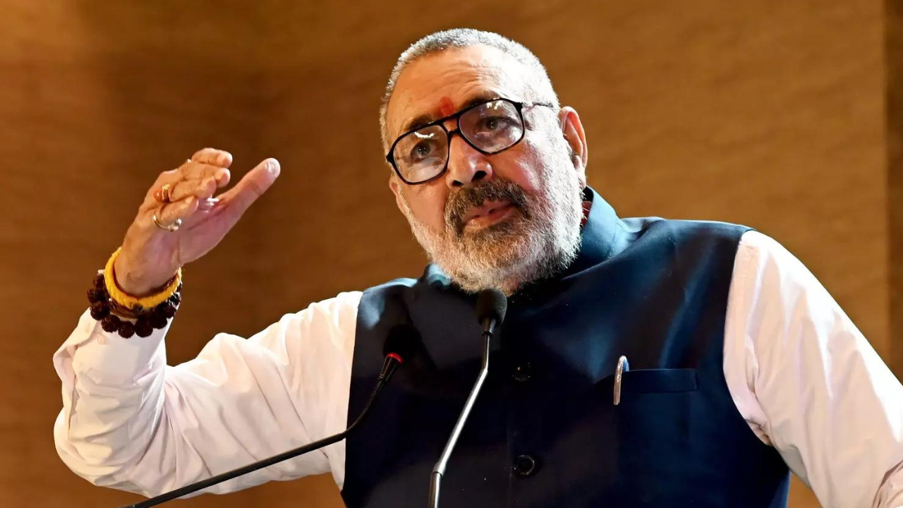 You are currently viewing Sambhal violence: Giriraj Singh blames opposition for trying ‘to burn nation’; NSA invoked against rioters – top developments