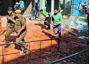 Read more about the article Vaishno Devi ropeway protests turn violent in J&K