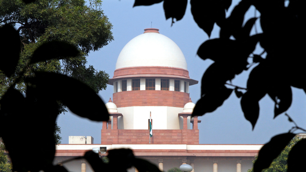 You are currently viewing SC supersedes Calcatta HC on CBI probe, forms SIT: ‘Giving probes routinely to investigating agency burdens it, saps police morale’