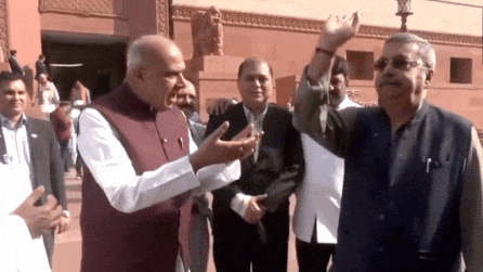You are currently viewing Watch: TMC MP Kalyan Banerjee, BJP MP Jagdambika Pal shake hand in Parliament post JPC meet row