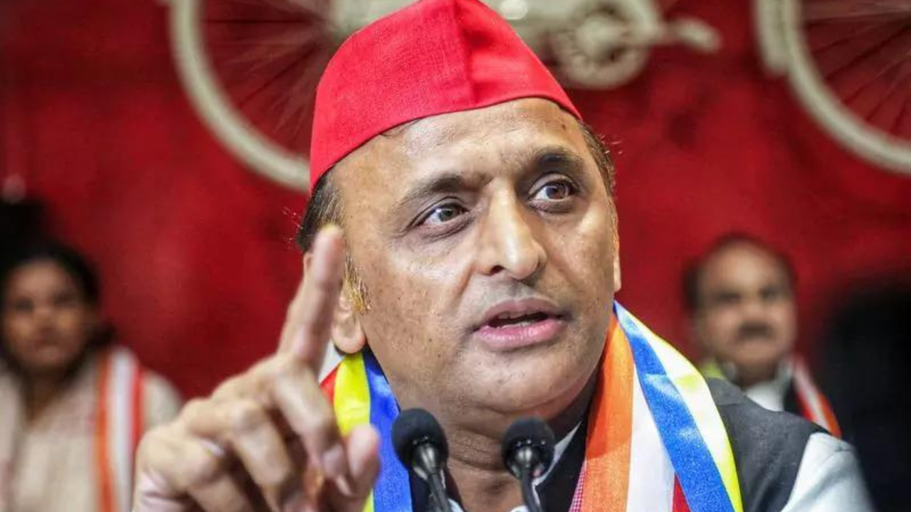 You are currently viewing Akhilesh Yadav claims BJP ‘induced’ Sambhal riots to deviate from EVMs issue