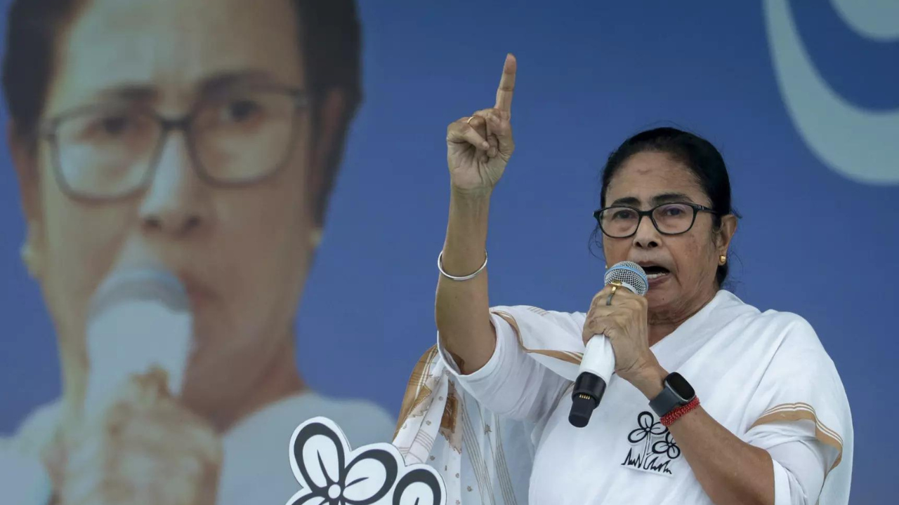 You are currently viewing ‘Rights of Muslims will be snatched’: West Bengal CM Mamata Banerjee calls Waqf bill ‘anti-secular’