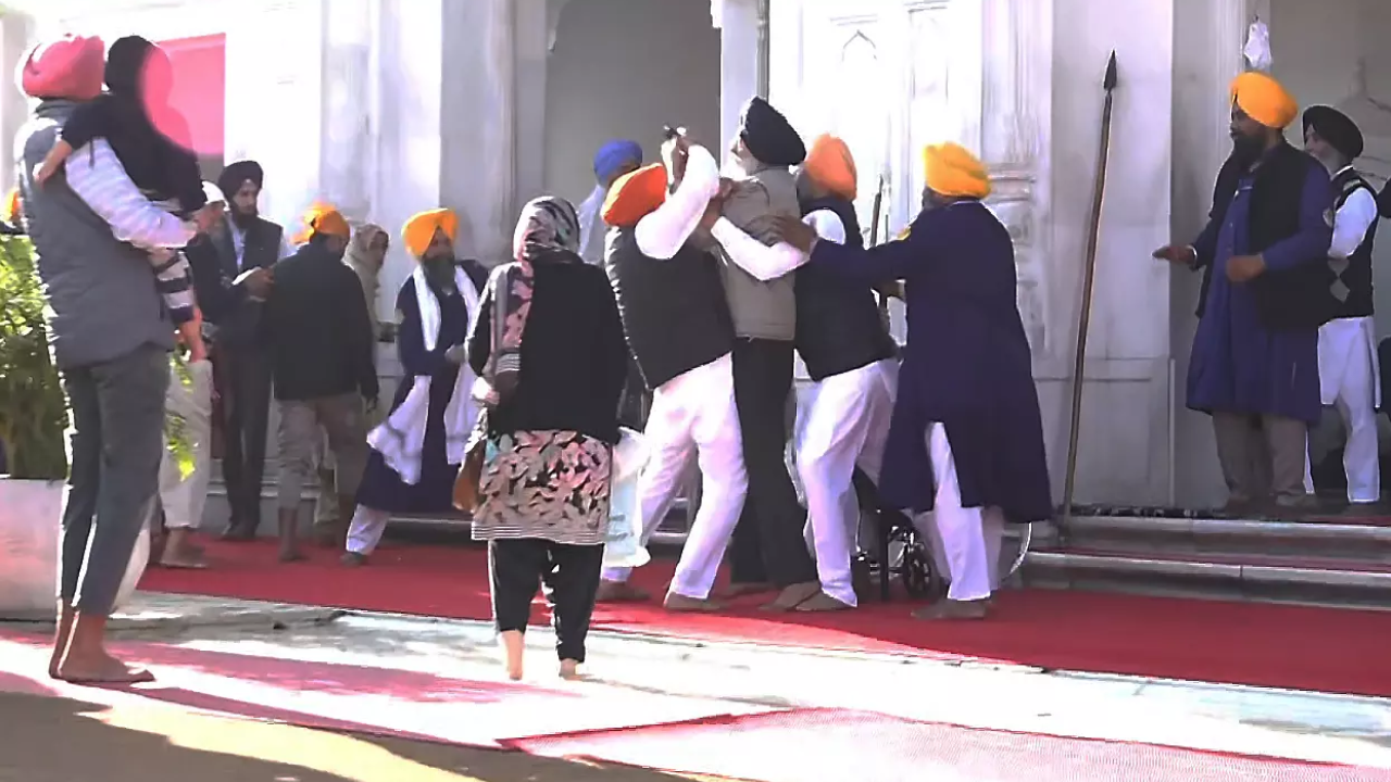 You are currently viewing Sukhbir Singh Badal will continue doing ‘seva’ at Golden Temple after assassination attempt, says SAD leader