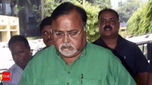 Read more about the article On face of it, you are corrupt, SC tells former TMC minister
