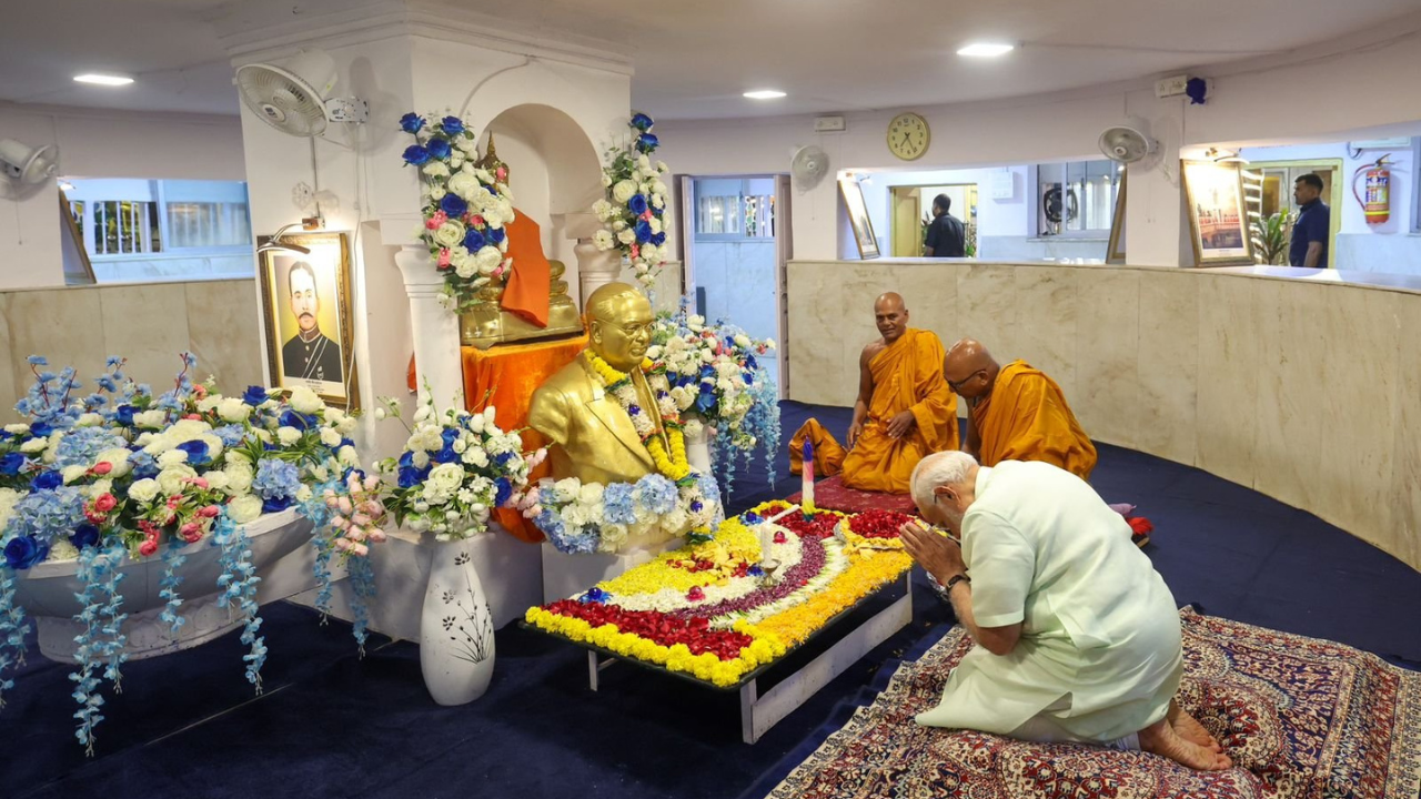 You are currently viewing PM Modi pays tribute to Dr BR Ambedkar on 69th Mahaparinirvan Diwas