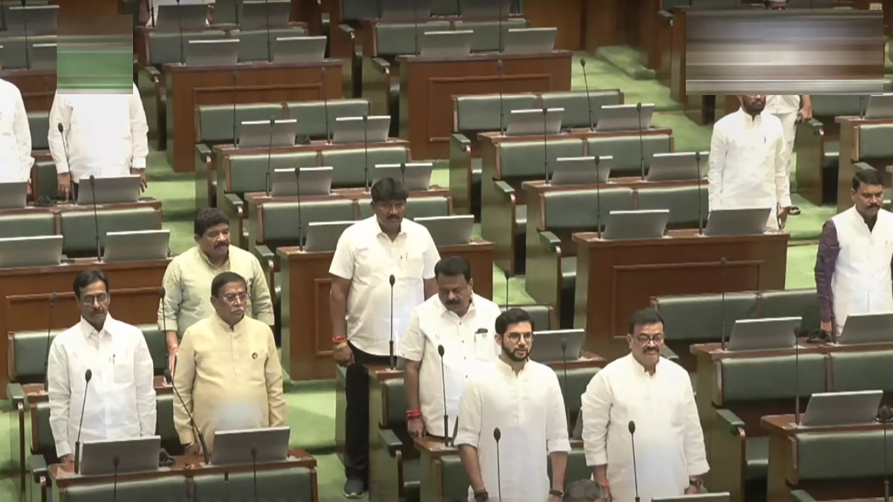 You are currently viewing ‘Democracy being murdered’: Maharashtra opposition MLAs skip oath-taking ceremony