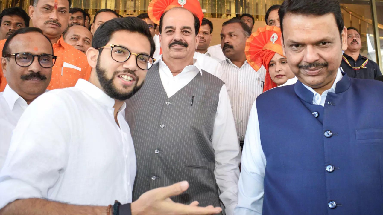 You are currently viewing ‘Insulted voters’: Maharashtra CM Devendra Fadnavis on opposition MLAs refusing to take oath