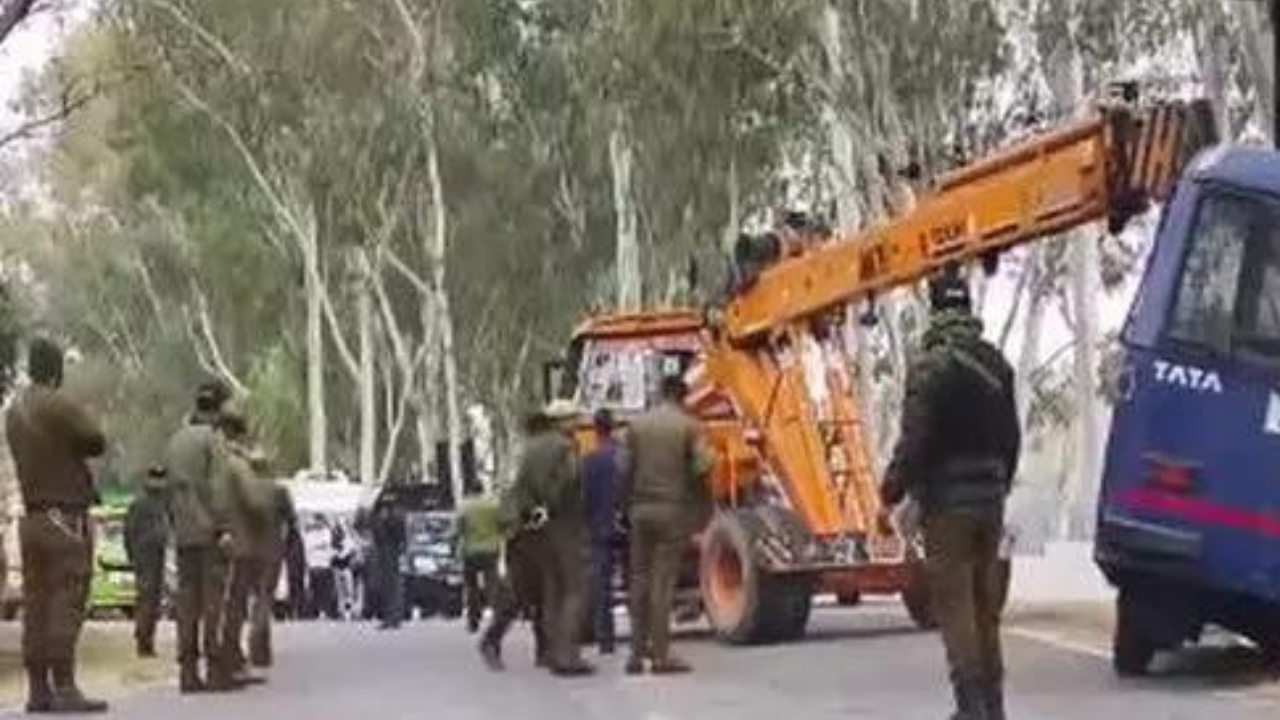 You are currently viewing J&K: Two policemen found dead in Udhampur in suspected fratricide case, investigation under way