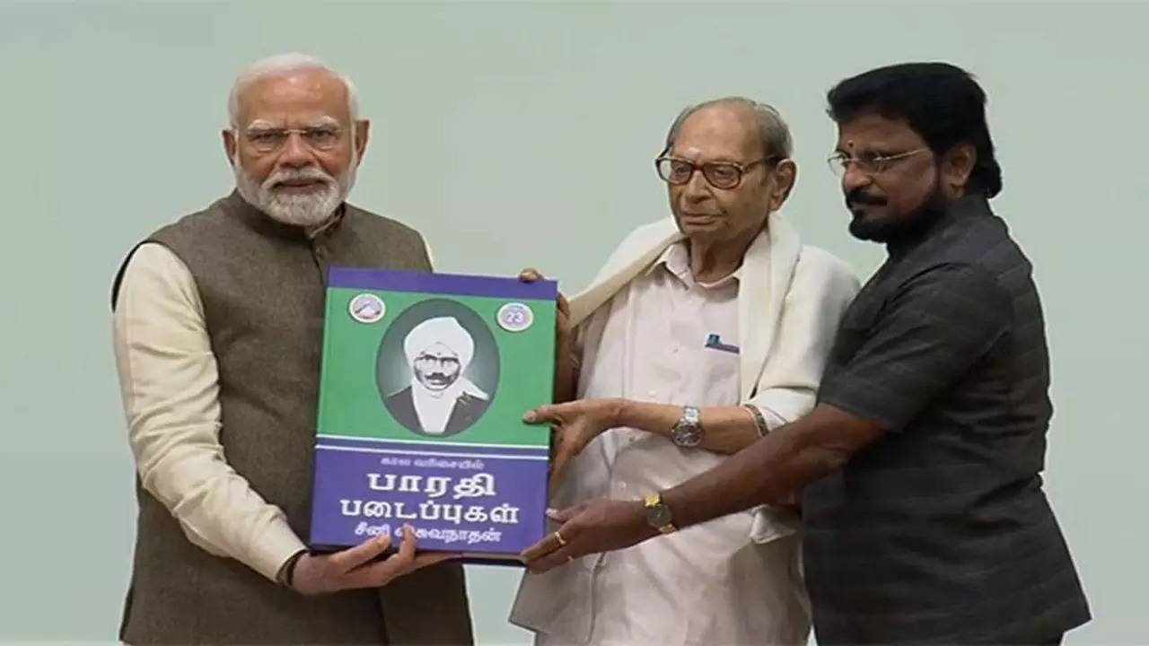 You are currently viewing ‘Treasure of Tamil language’: PM Modi unveils 23-volume collection of Mahakavi Subramania Bharati’s works