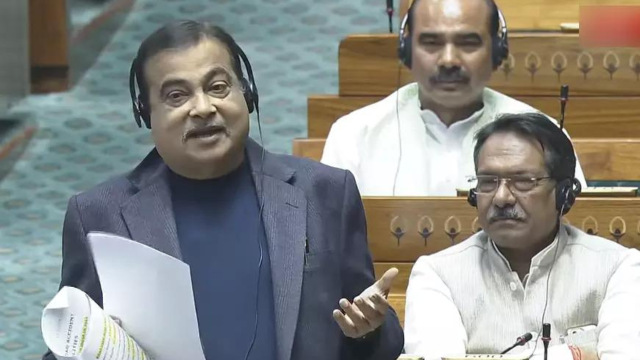 You are currently viewing India continues to top in road deaths; Gadkari says he tries to hide face in global meets