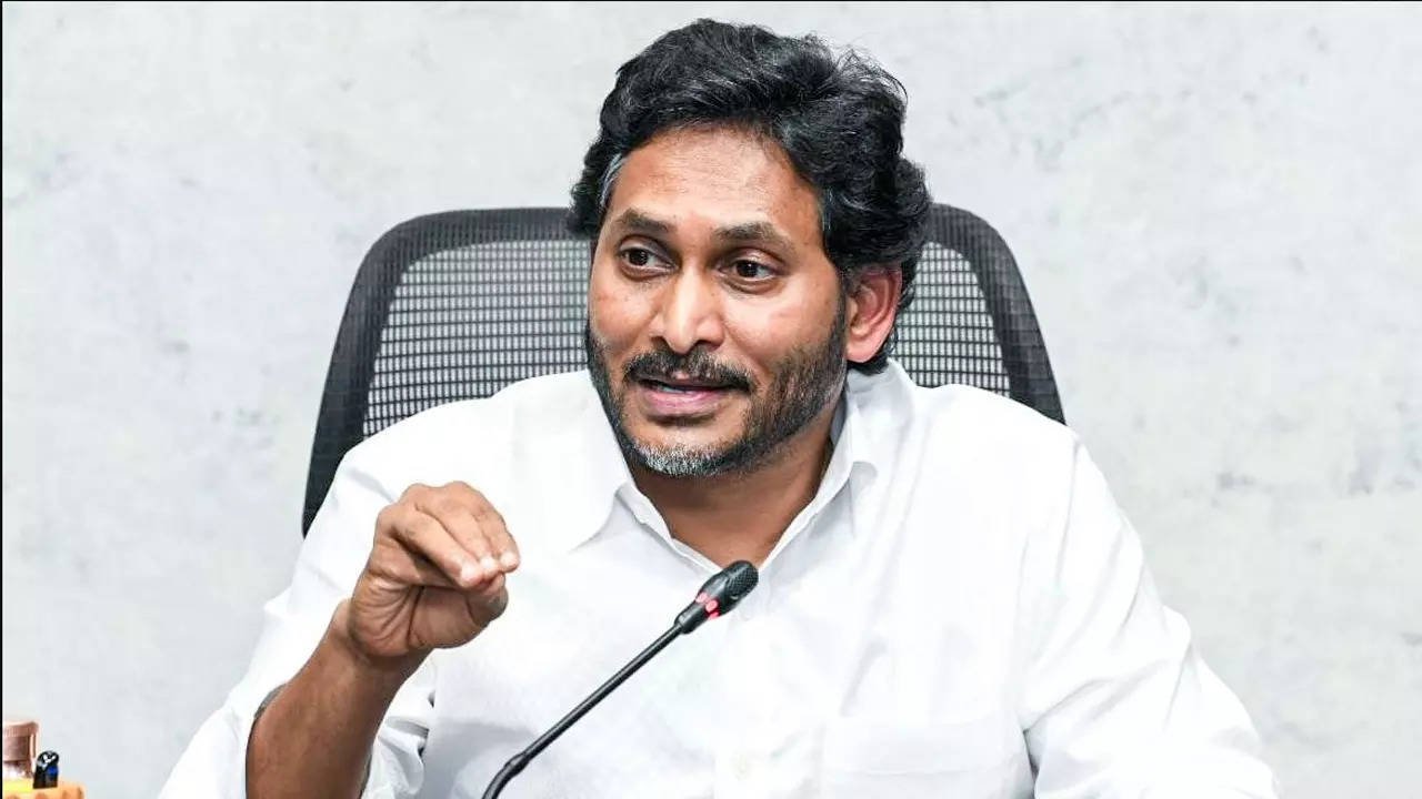 You are currently viewing Strongly condemn arrest of Allu Arjun, not fair to lodge criminal case against him: Ex-Andhra CM Jagan Mohan Reddy