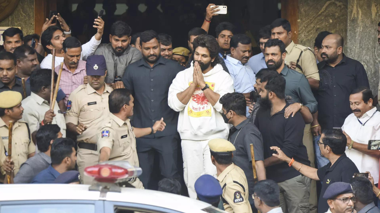 You are currently viewing ‘Crowd was in control till actor arrived’: Telangana police defends Allu Arjun’s arrest in stampede case