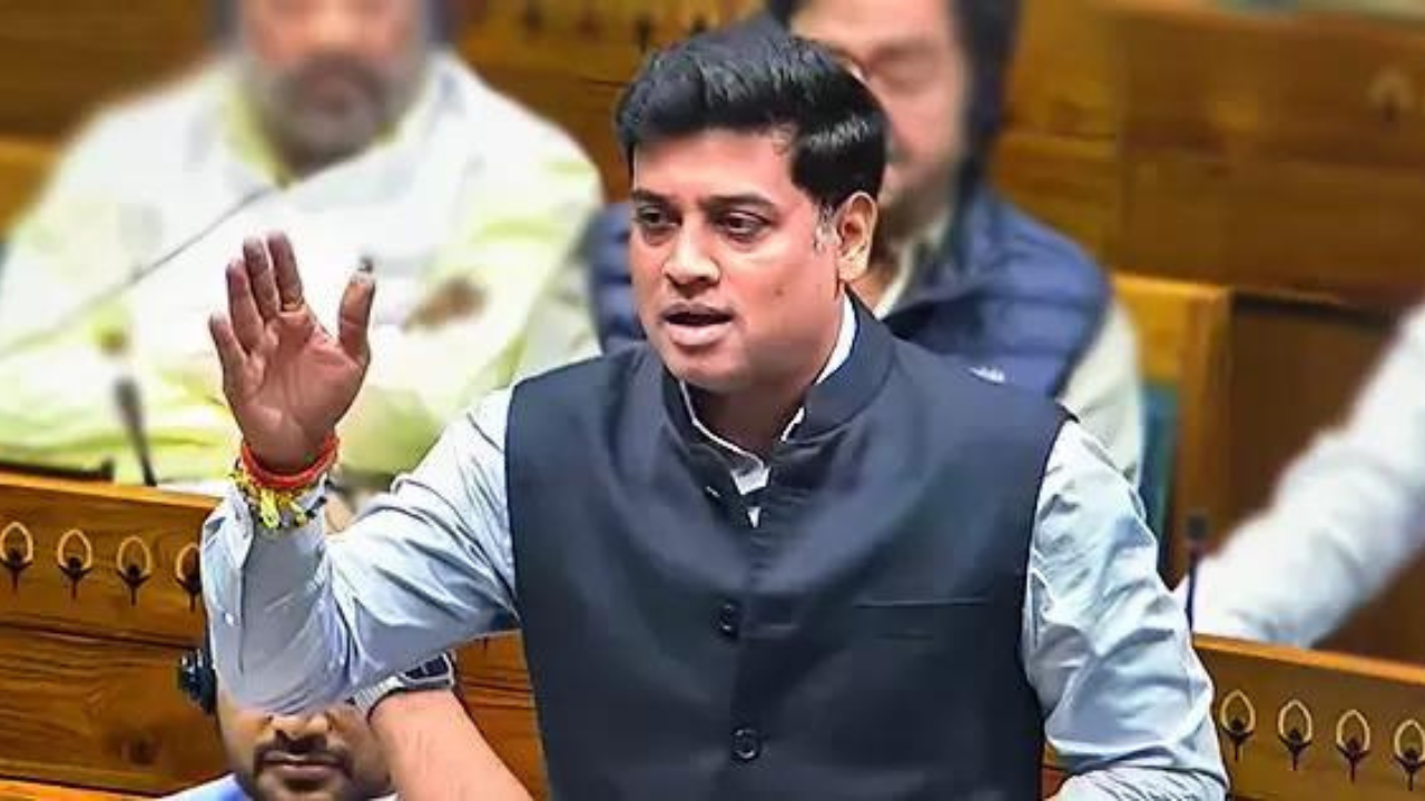 You are currently viewing For Indira, Savarkar was India’s ‘remarkable son’: NDA to Rahul Gandhi