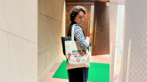 Read more about the article After Palestine row, Priyanka Gandhi carries ‘stand with Bangladesh minorities’ bag to Parliament