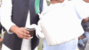 Read more about the article Watch: Congress MLAs protest with tea kettles in Madhya Pradesh assembly over unemployment