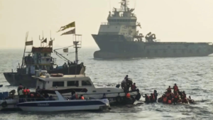 Read more about the article Mumbai boat accident: 13 dead, 99 rescued after Navy boat collides with ferry near Gateway of India