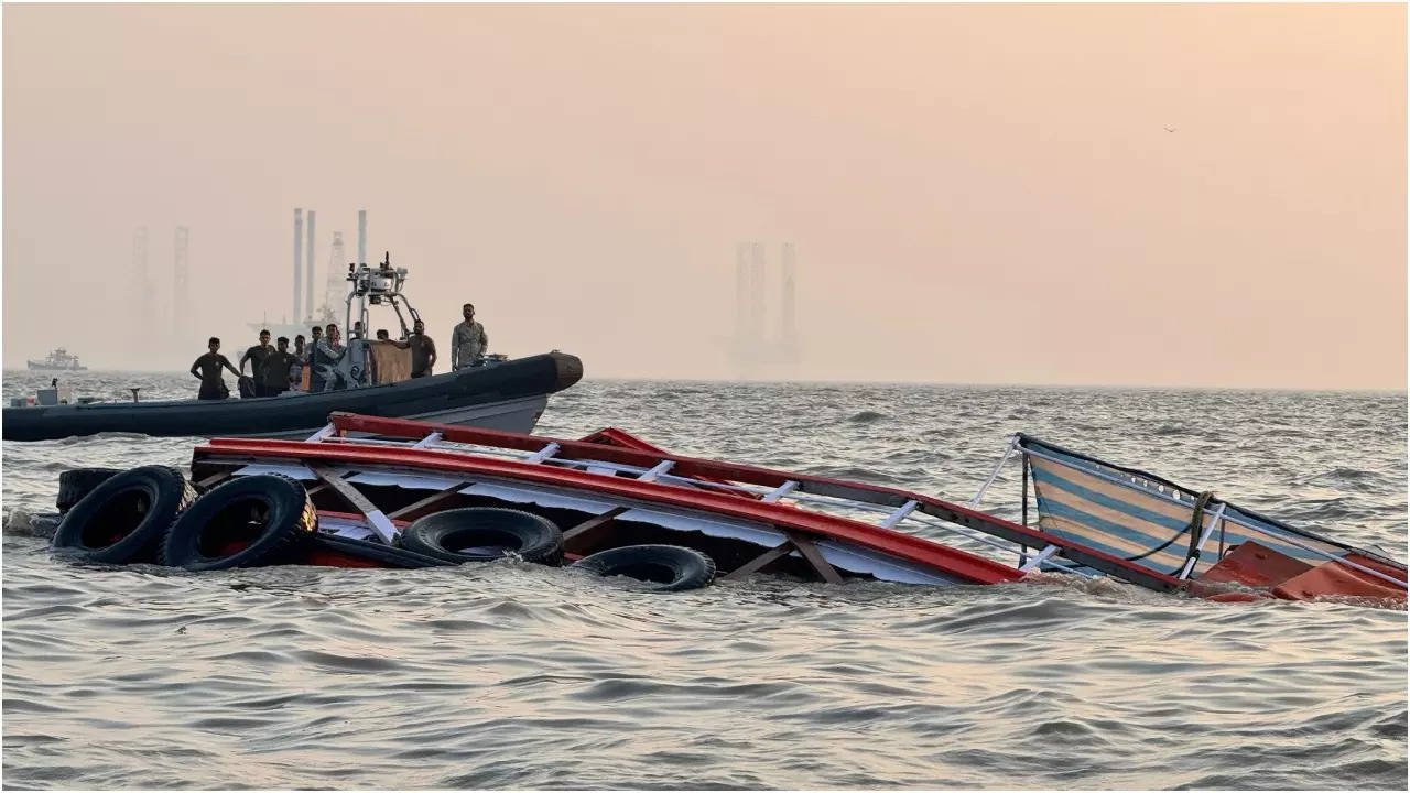 You are currently viewing Mumbai ferry accident: Missing body recovered, death toll rises to 14
