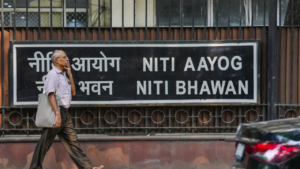 Read more about the article Niti Aayog calls for policy change to house workers near workplace