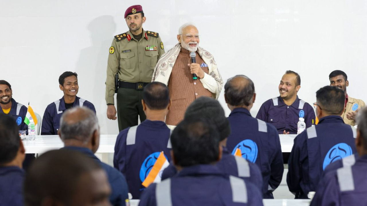 You are currently viewing PM Modi meets Indian migrant workers at Gulf Spic Labour Camp in Kuwait