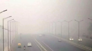 Read more about the article Delhi air pollution: Air quality turns ‘severe’, maximum temperature settles three degrees above normal