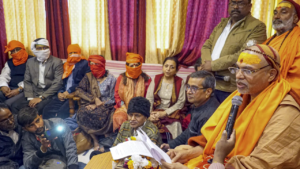 Read more about the article Shankaracharya meets Bangladeshi Hindus, assures to raise concerns with govt
