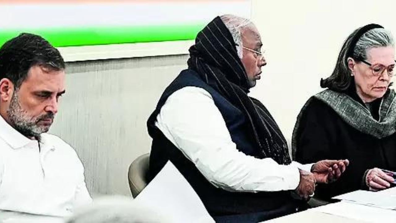 You are currently viewing Will carry forward Manmohan Singh’s ‘legacy’: Congress working committee