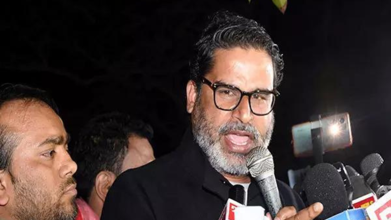 You are currently viewing ‘You took blankets from us & …’: Prashant Kishor’s verbal spat with protesting students go viral