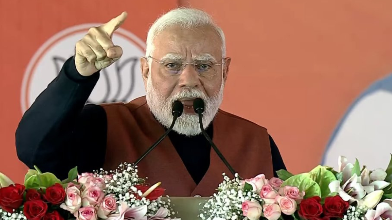 You are currently viewing ‘AAP-da govt doesn’t have vision to develop Delhi’, says PM Modi