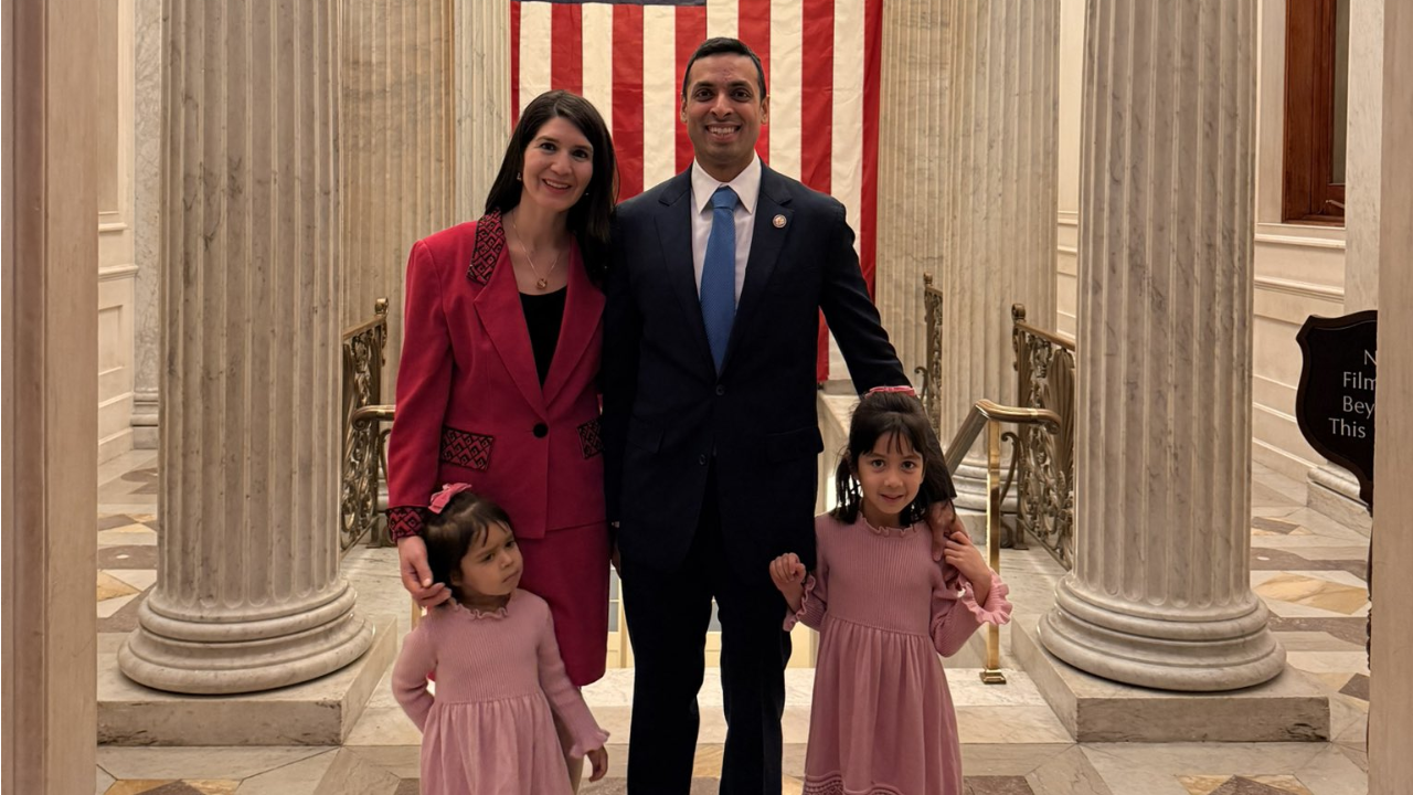 You are currently viewing Indian-American Congressman takes oath on Gita, another reads passage from Holy Book in House