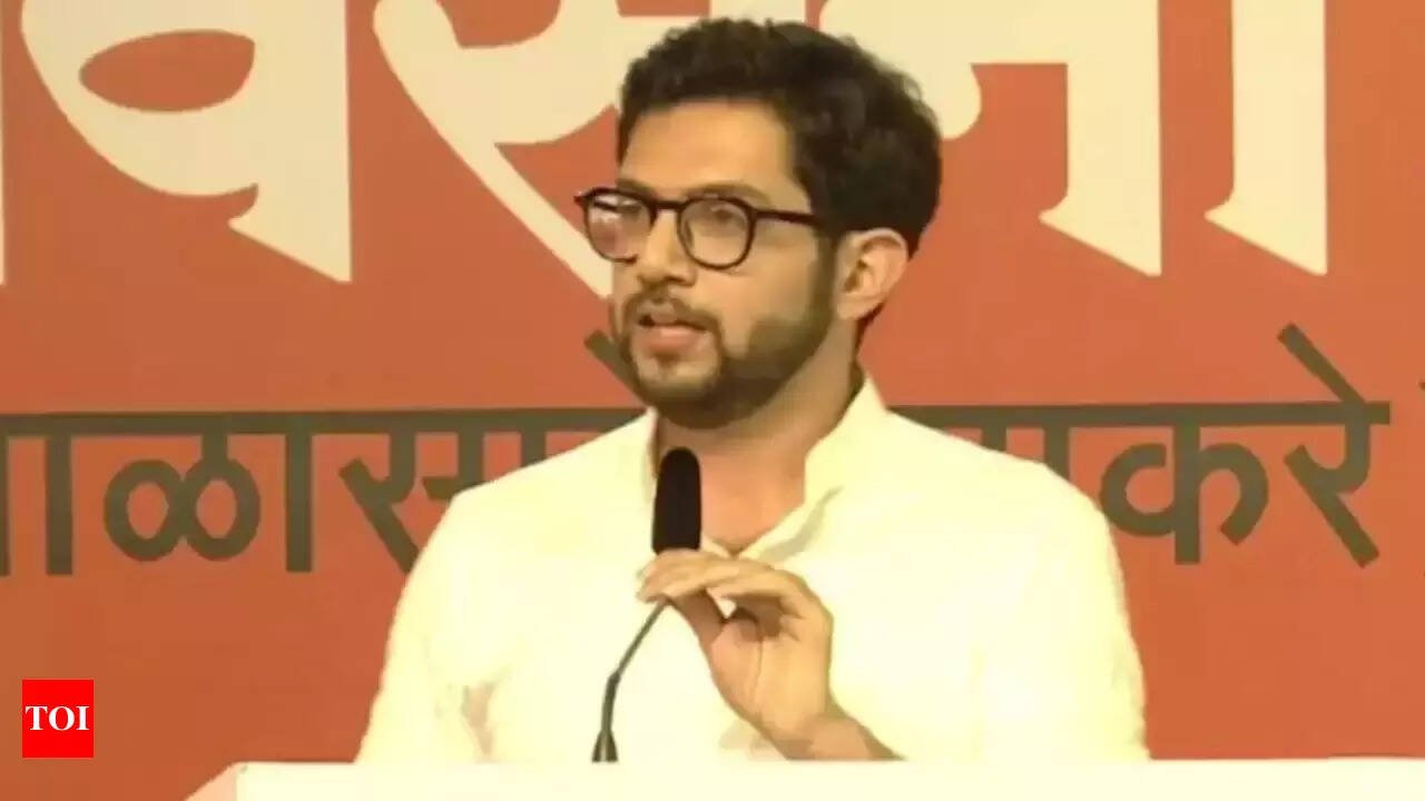 You are currently viewing ‘Entirely compromised commission of India’: Shiv Sena (UBT)’s Aaditya Thackeray slams EC over EVMs