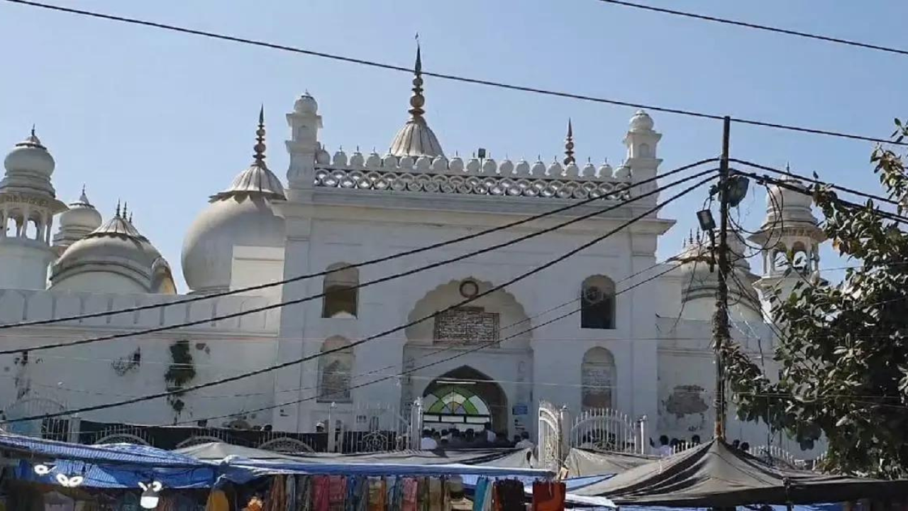 You are currently viewing Aligarh’s Jama Masjid built on site of ancient temples, claims RTI activist; files petition