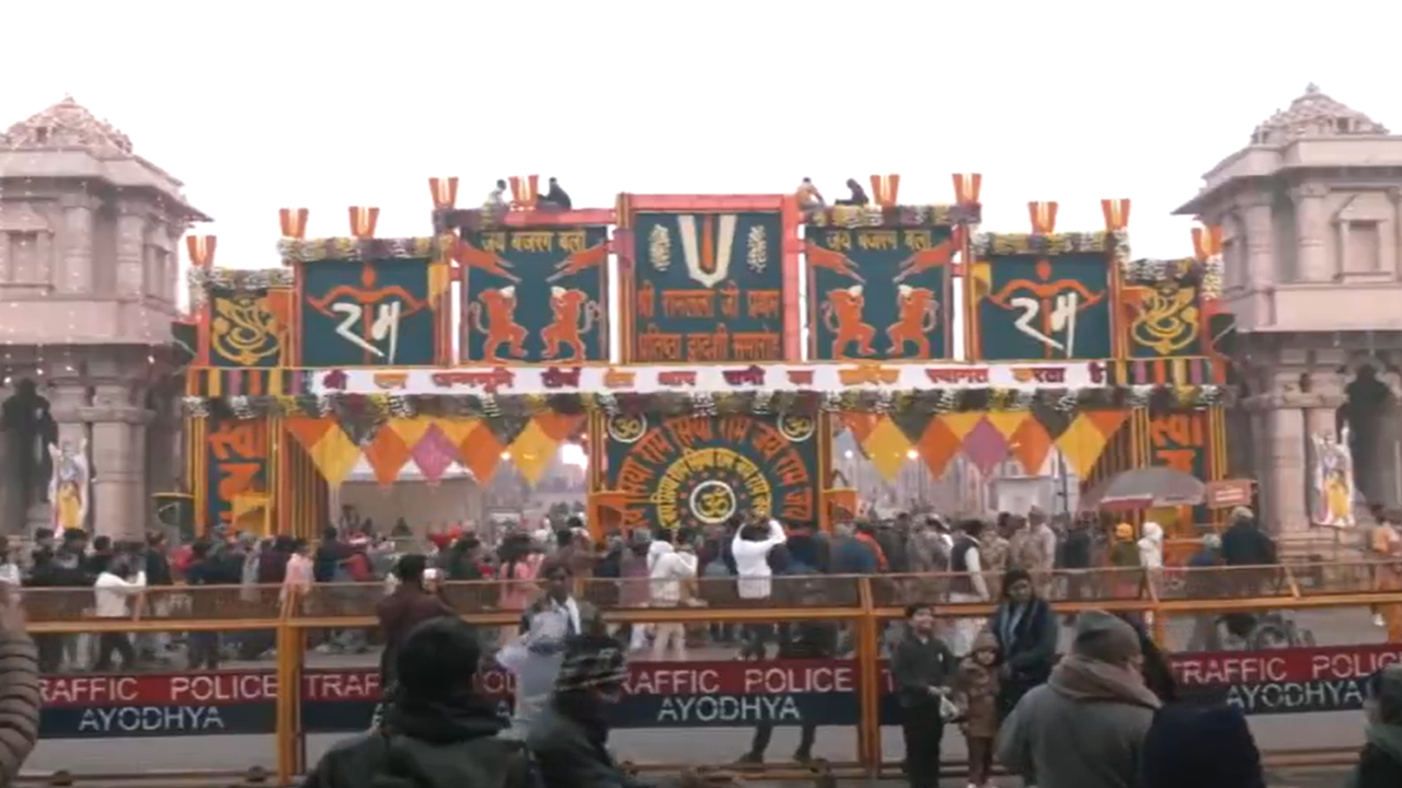 You are currently viewing Thousands of devotees flock to Ayodhya for Ram Lalla idol consecration anniversary