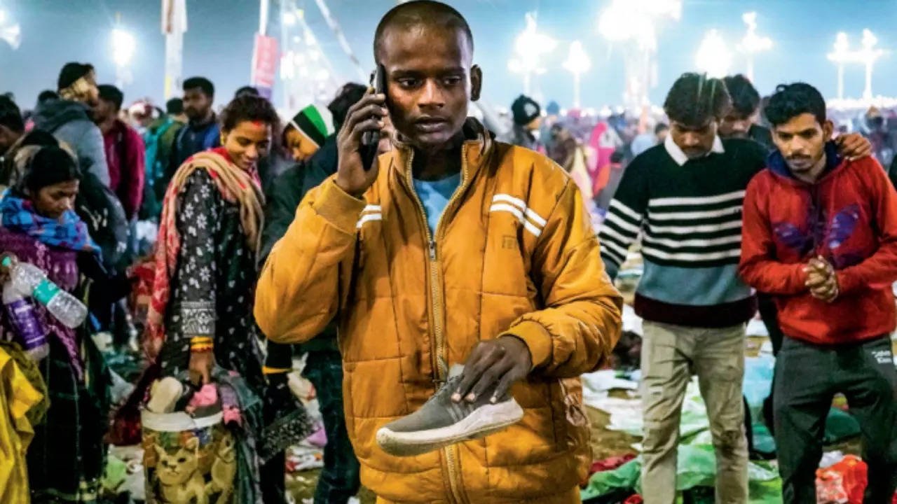 You are currently viewing Maha Kumbh stampede: From hospitals to thanas, kin look for the missing