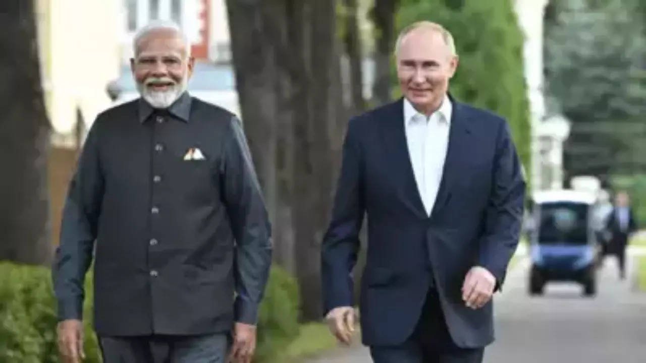You are currently viewing Vladimir Putin aide’s trip to help boost India-Russia ties