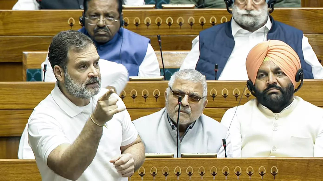 You are currently viewing ’34 times in 45 minutes’: BJP slams Rahul Gandhi for mentioning China several times in Lok Sabha speech