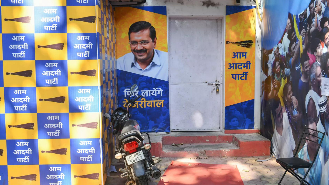 You are currently viewing Amid ‘free’ for all, AAP knocked off pedestal