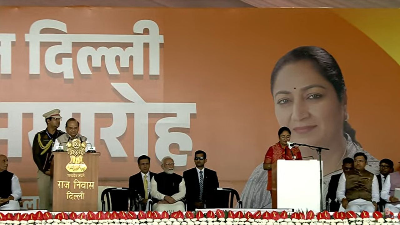 You are currently viewing Rekha Gupta takes oath as Delhi CM in presence of PM Modi, top NDA leaders