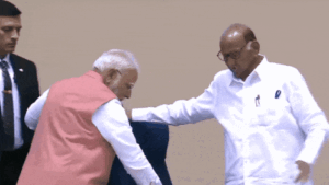 Read more about the article Watch: PM Modi’s special gesture for Sharad Pawar