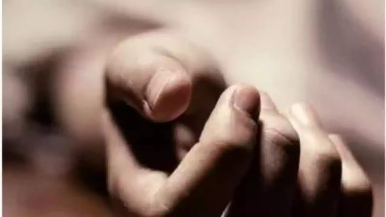 You are currently viewing Jharkhand civil services topper, IRS brother & mom found dead