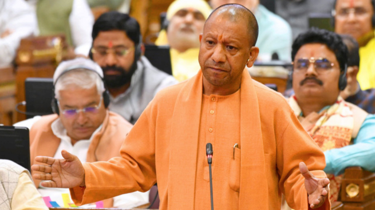 You are currently viewing With vultures and pigs reference, Yogi Adityanath targets opposition over Maha Kumbh criticism