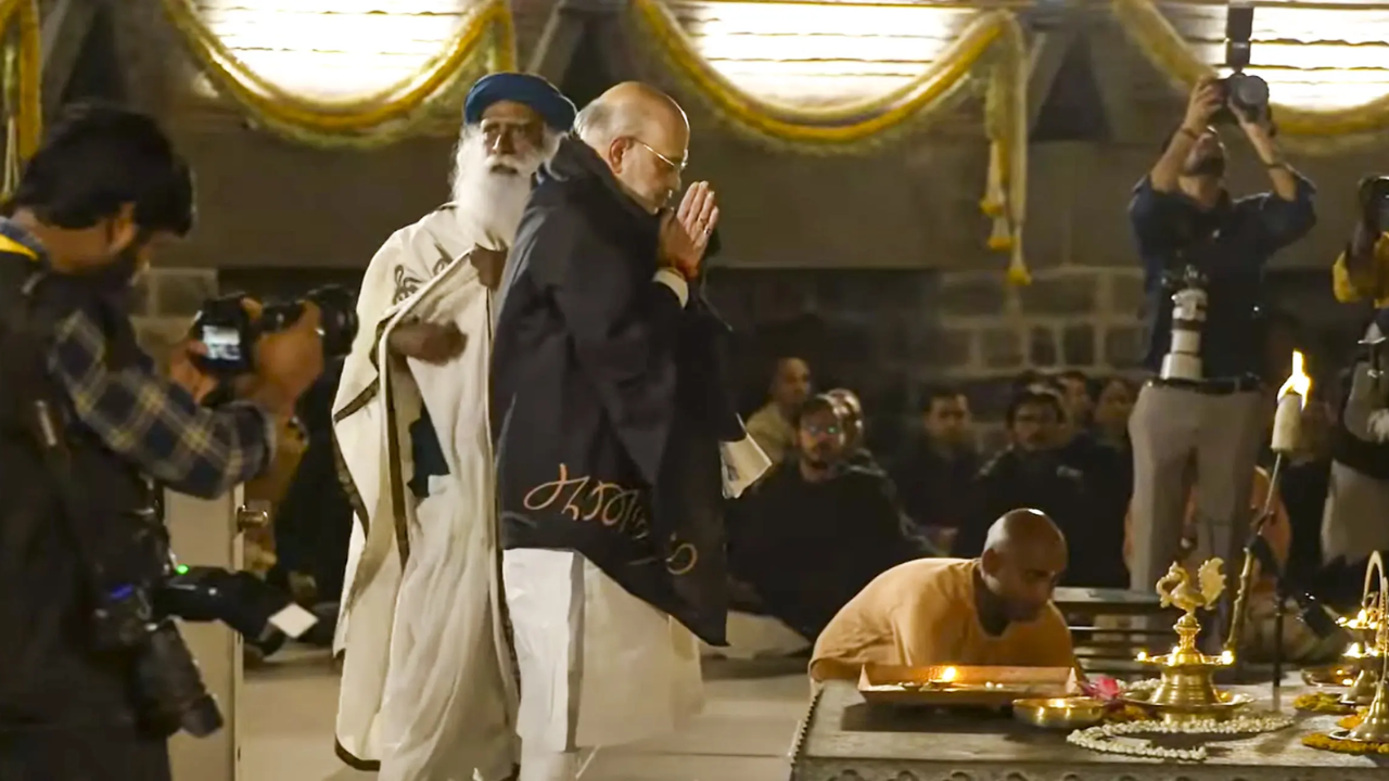 You are currently viewing Amit Shah attends Maha Shivratri celebrations at Isha Foundation