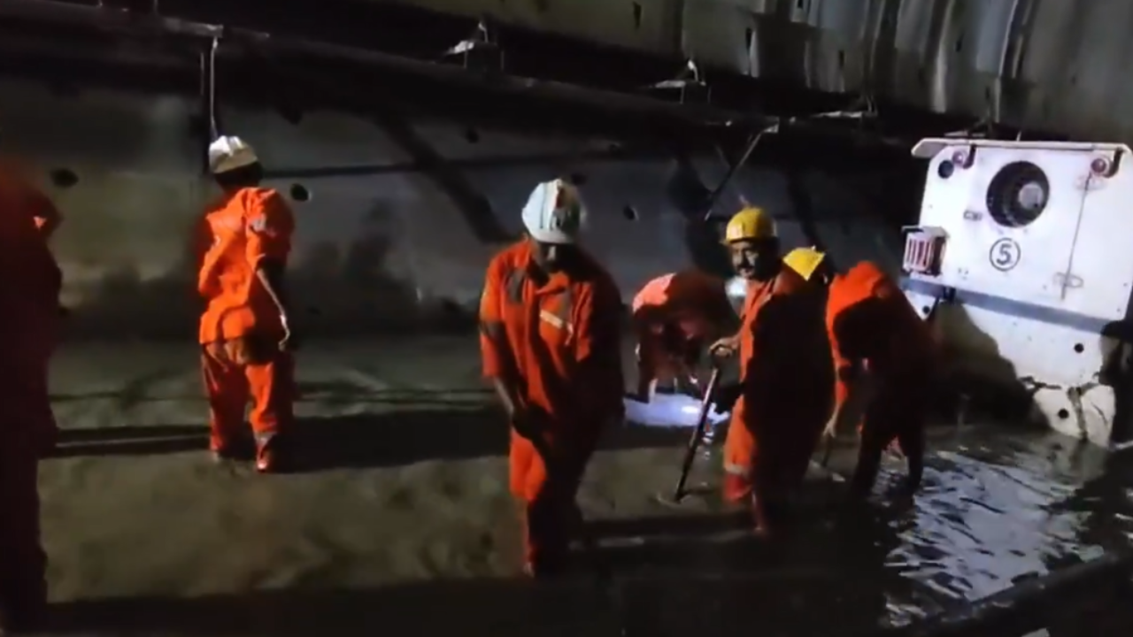 You are currently viewing Telangana tunnel collapse: Over 500 rescuers continue operation to save trapped workers at SLBC tunnel